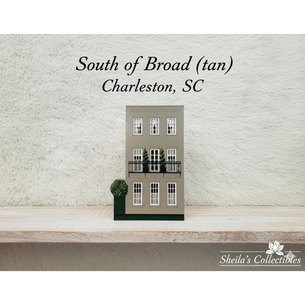 Sheila’s Collectibles #CHS 62 South of Broad (Tan), Charleston, SC in Box